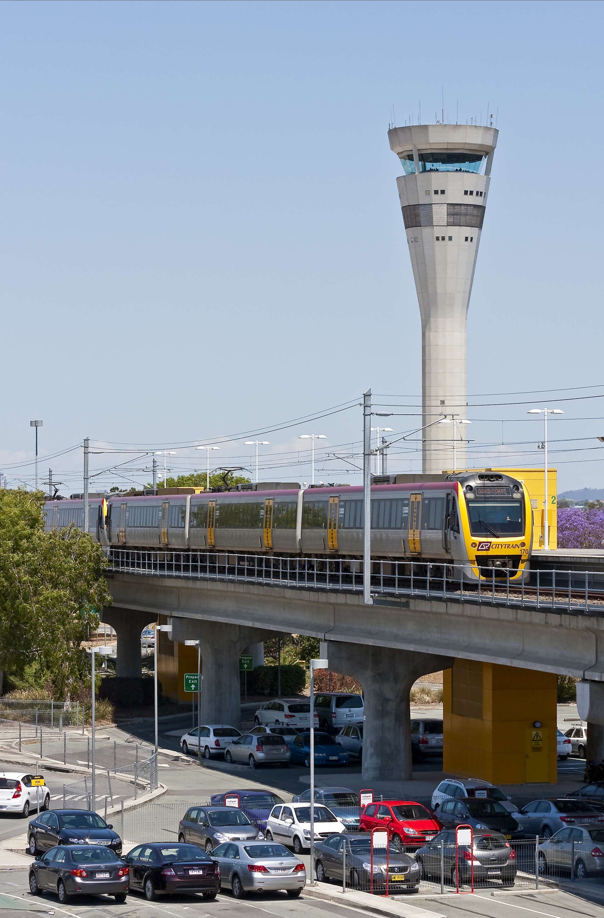 ブリスベン空港からブリスベン・シティエリアへ、列車切符の買い方・乗り方 地球の歩き方 ブリスベン空港からブリスベン・シティエリアへ、列車切符の買い方・乗り方 地球の歩き方