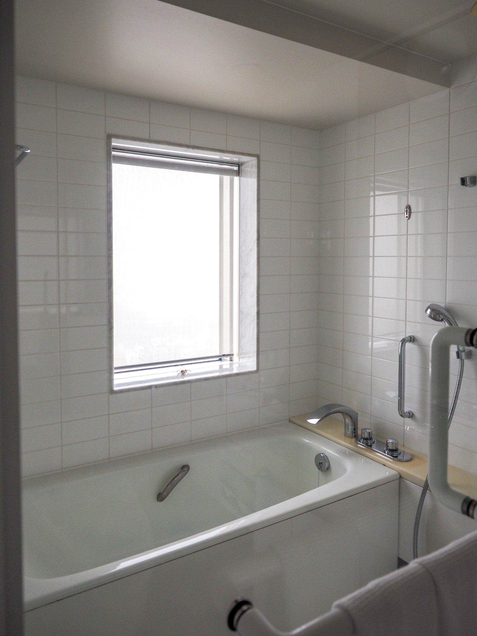  Japanese-style Bath room with a window of the rooms on executive floors