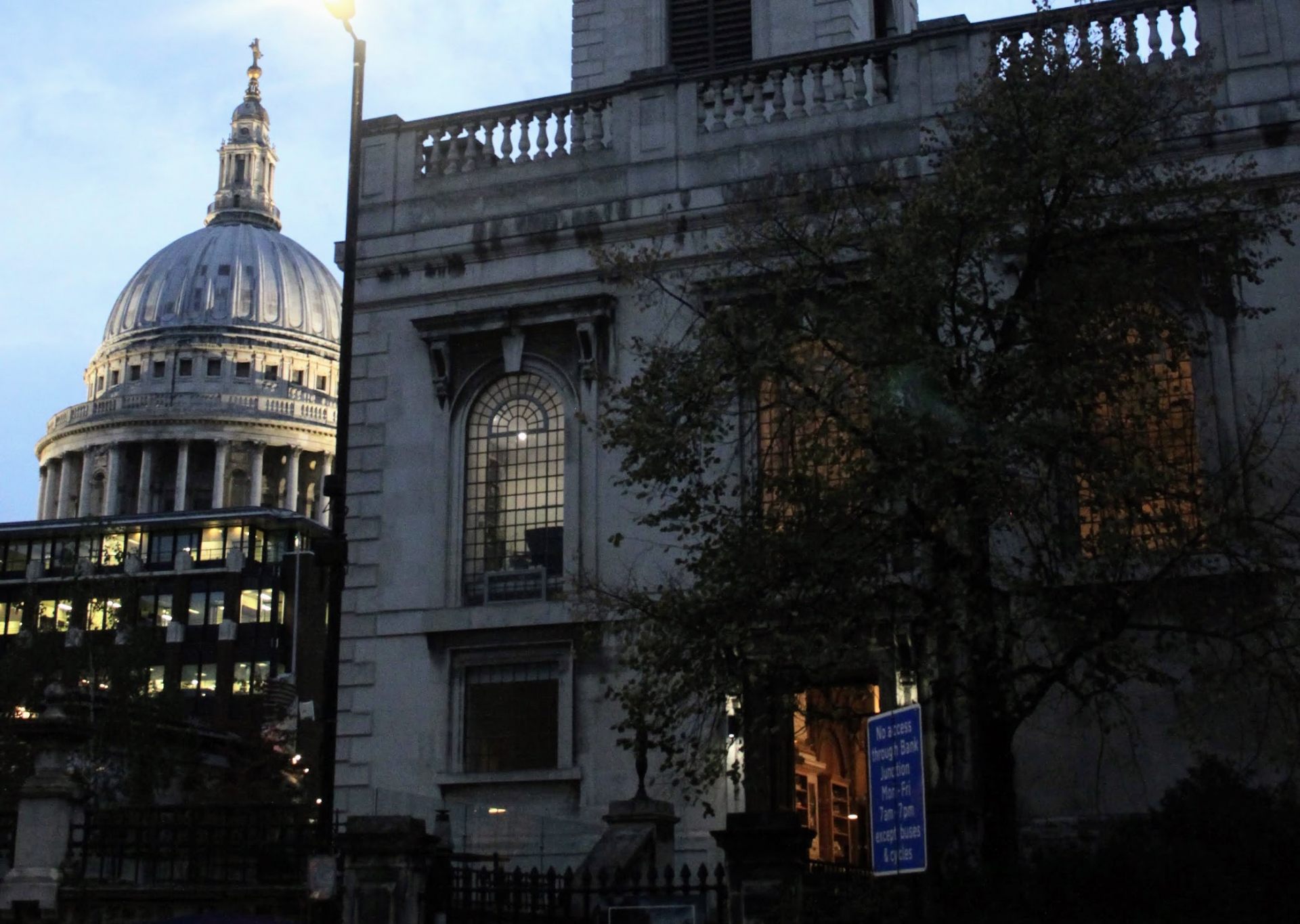 セントポールの近くの隠れたカフェスポット 地球の歩き方