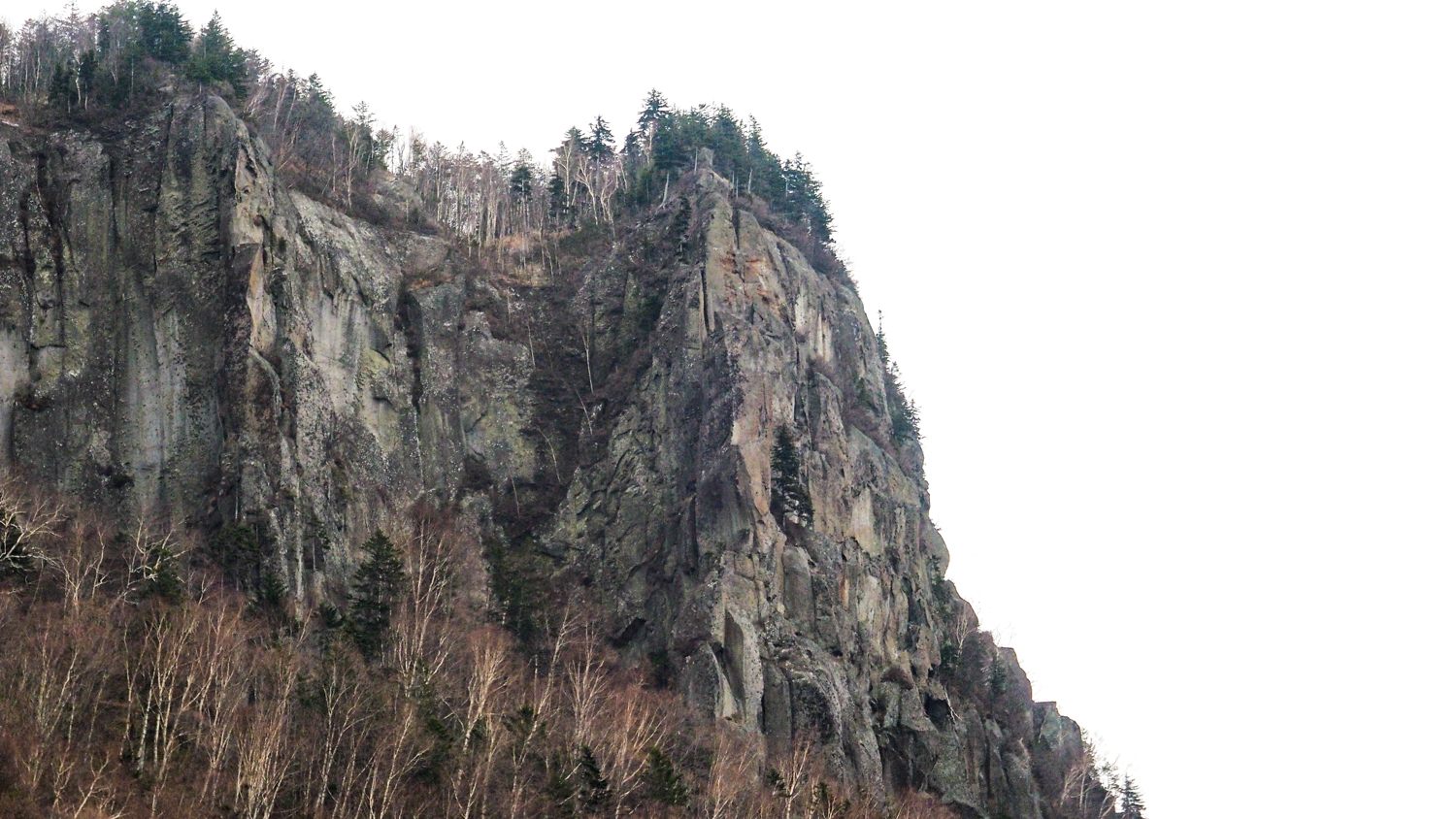 層雲峡の景観を象徴する断崖絶壁｜Cliffs symbolising Sounkyo