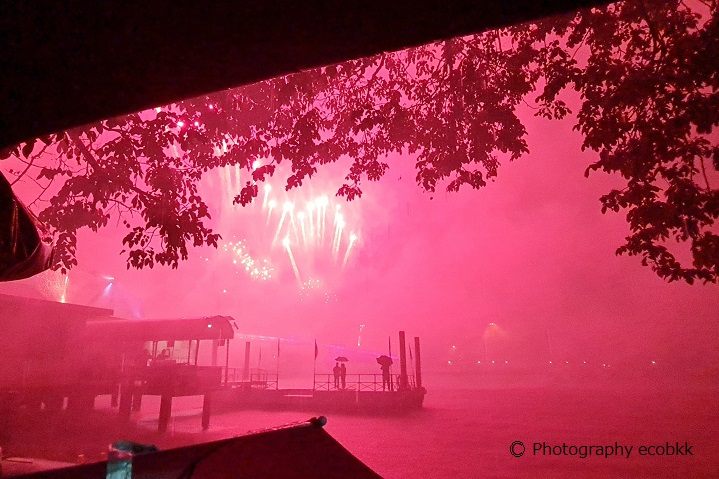 ラーマ1世橋 (メモリアル・ブリッジ)での花火