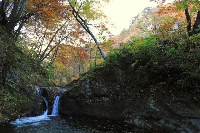 枡滝と聖ヶ岩