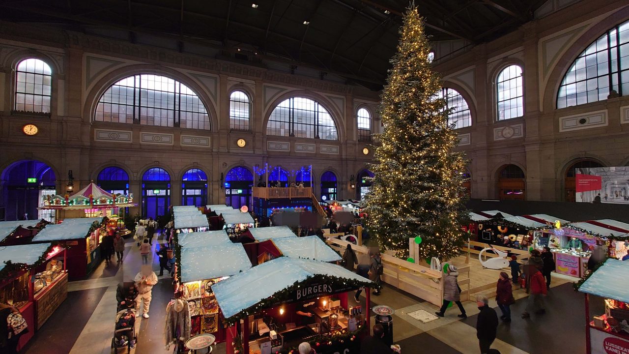 スイス・チューリッヒのクリスマスマーケット2022 地球の歩き方