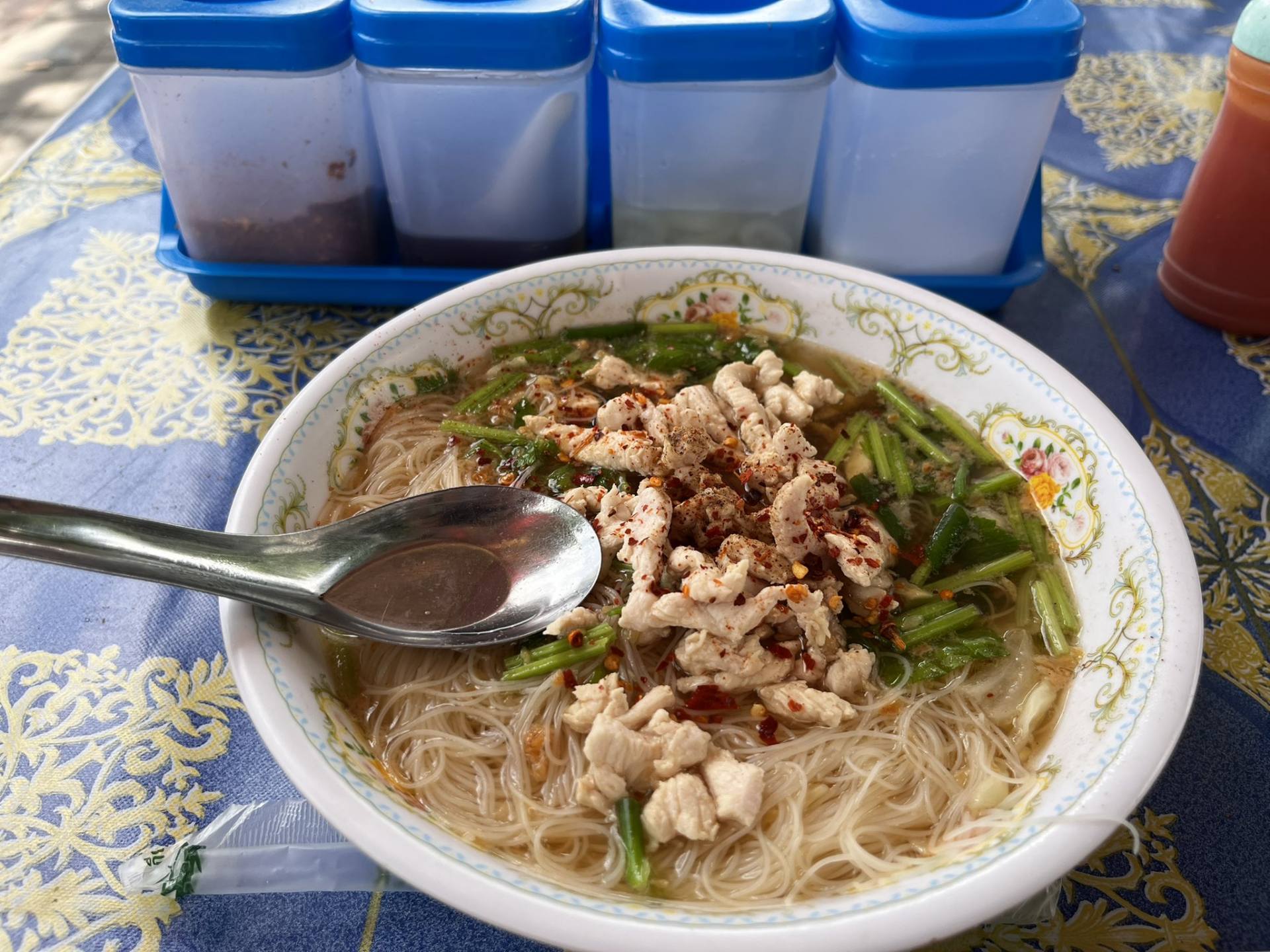 タイの国民食「クイッティアオ」