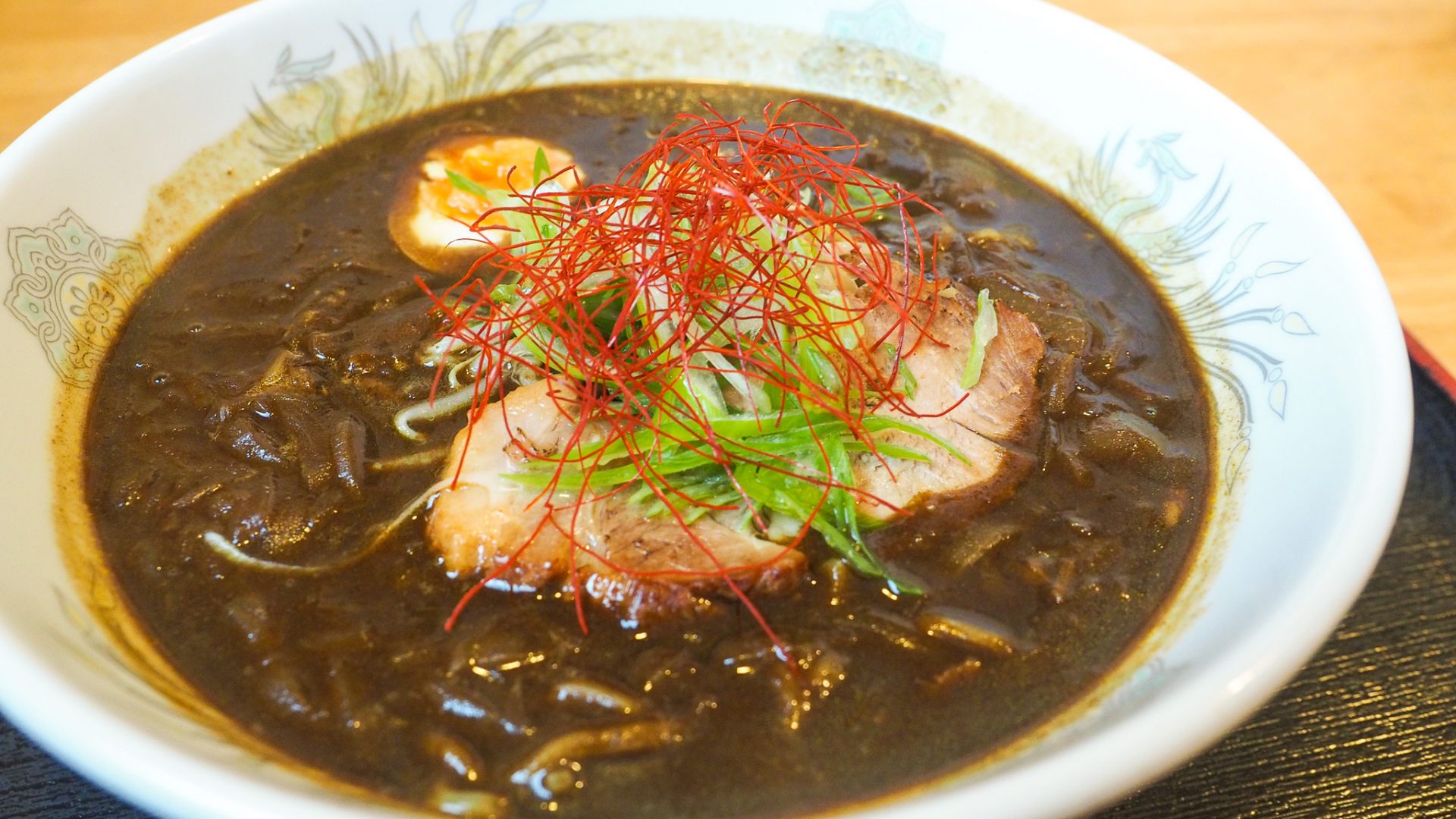 「小舟」の室蘭カレーラーメン｜Local gourmet in Muroran area ”Muroran Curry Ramen” served by Kofune