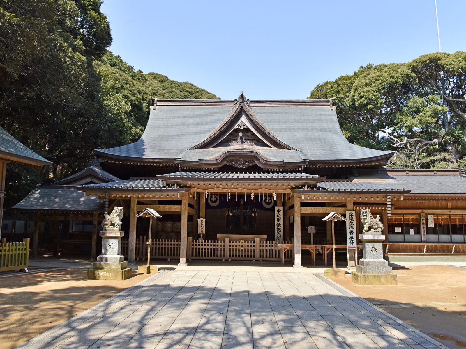 御祭神は社名のとおり猿田彦大神（サルタヒコオオカミ）