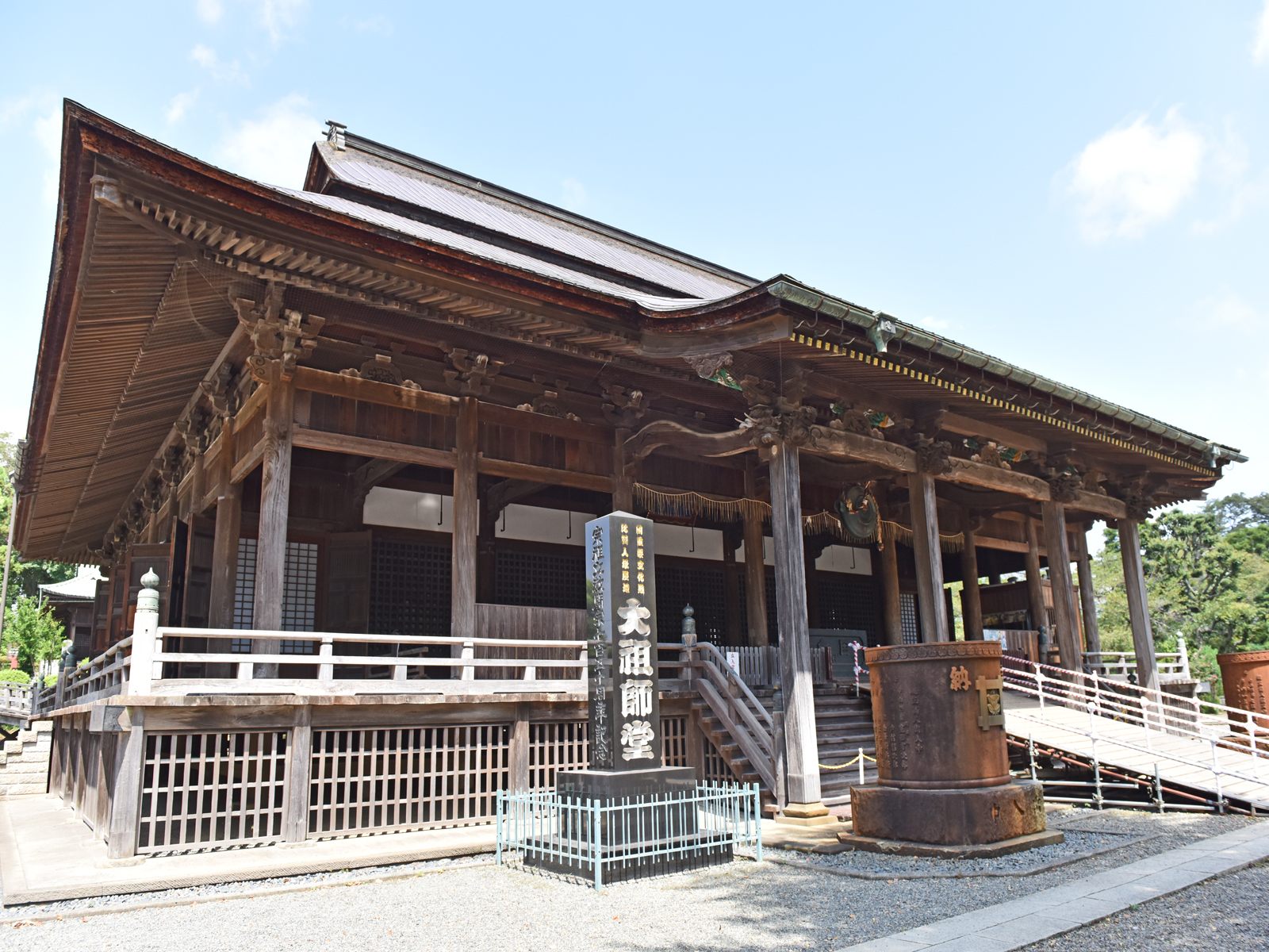 祖師(日蓮聖人)を祀る祖師堂は国の重要文化財