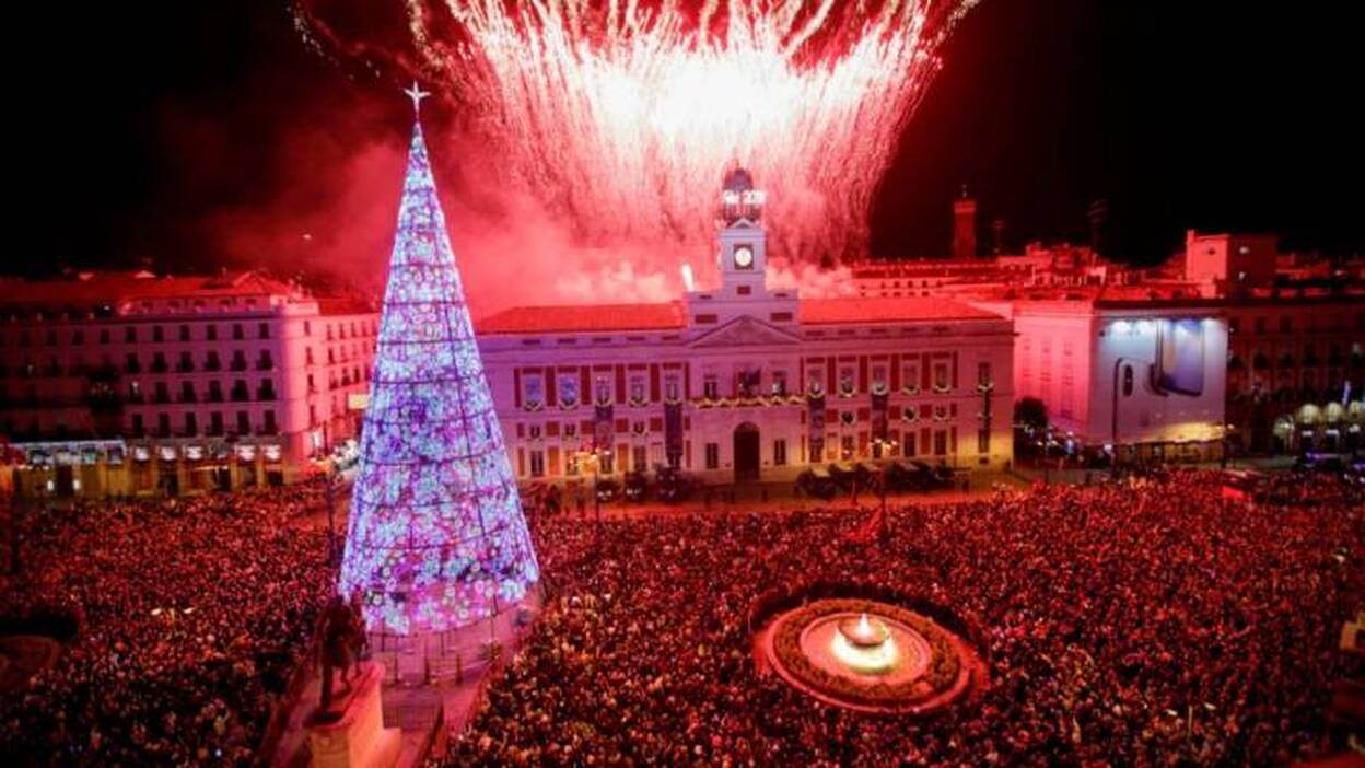 マドリードのプエルタ・デル・ソルであがる新年を祝う花火
写真提供： www.instagram.com/madrid_urban_vibes