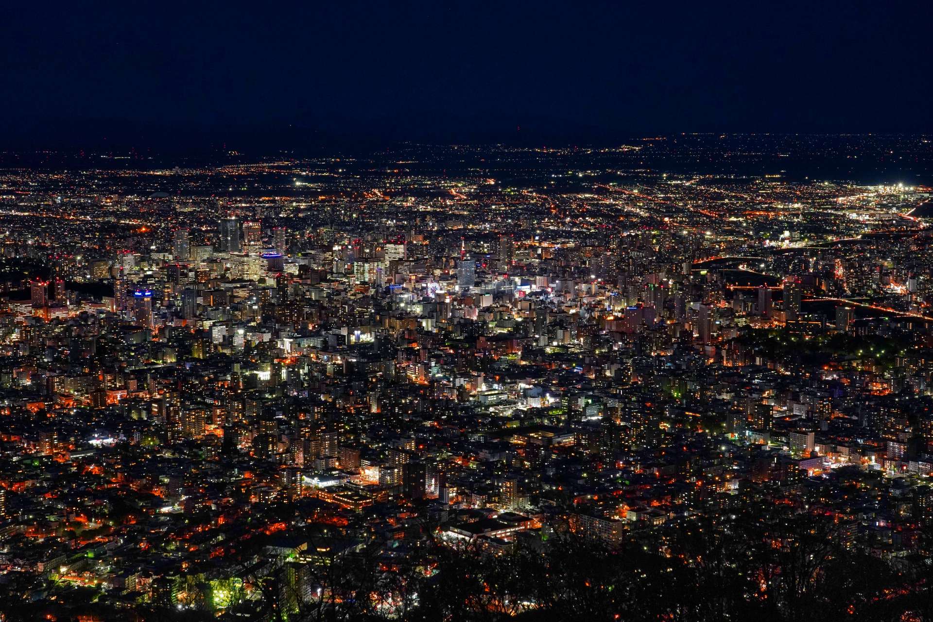 日本新3大夜景に選ばれた札幌市の夜景を望む