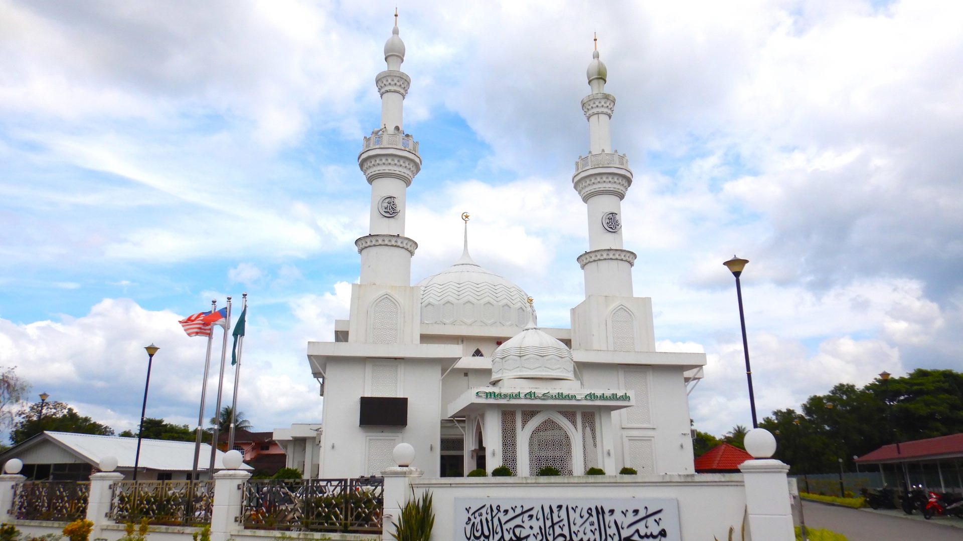 白一色のモスクは珍しい
