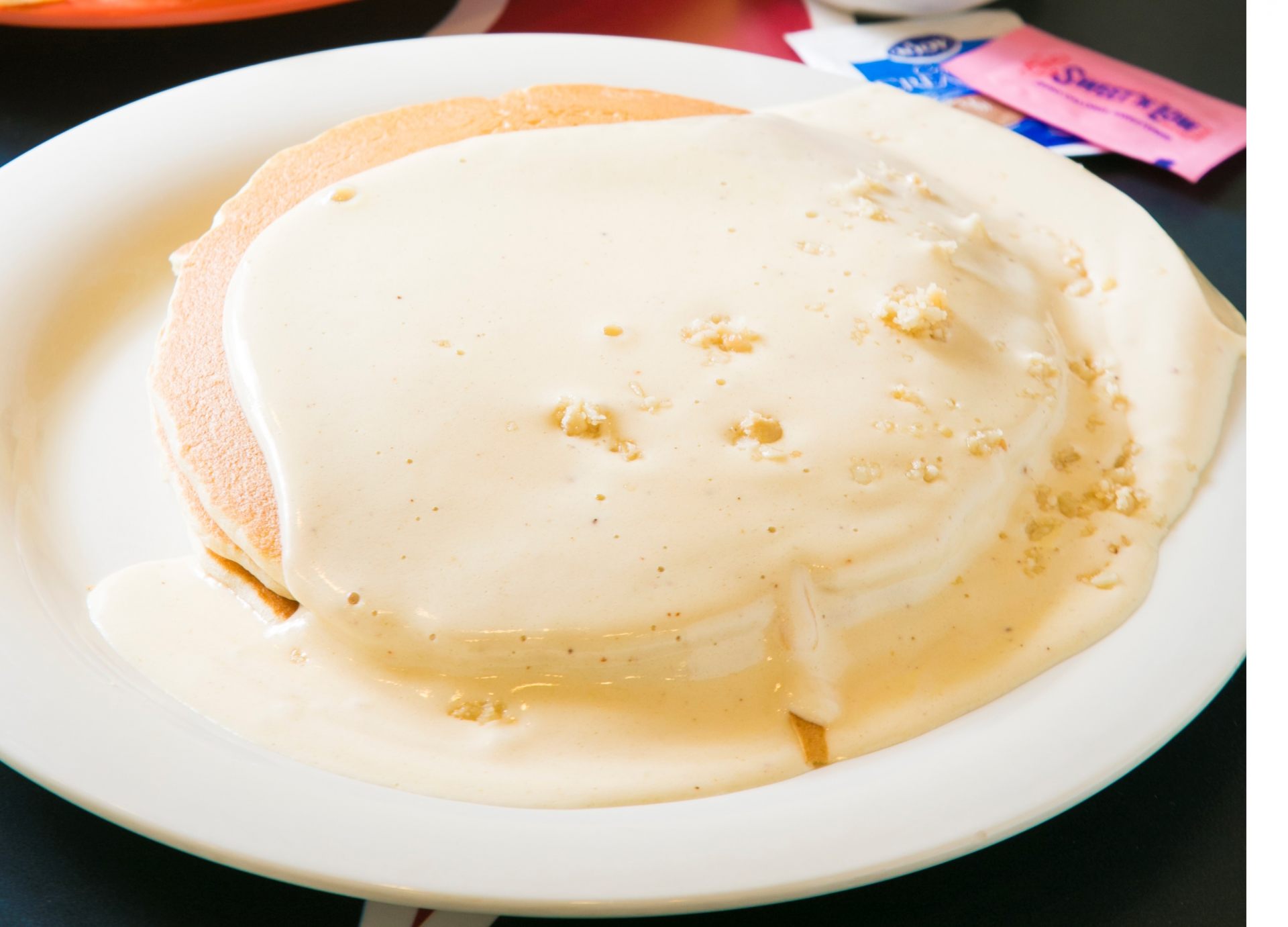 「ブーツ&キモズ」のマカダミアナッツパンケーキ