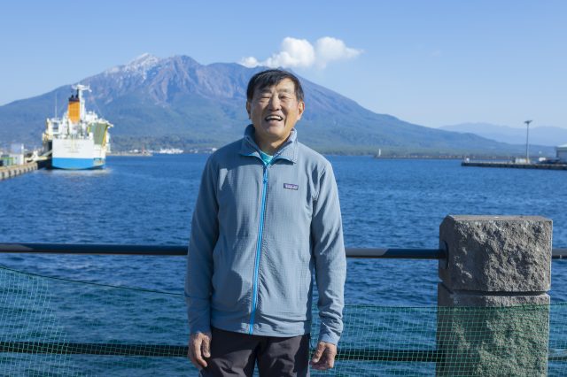 桜島・錦江湾の豊かな自然を気づきと発見で楽しむ、名ガイド主宰のシーカヤックツアー