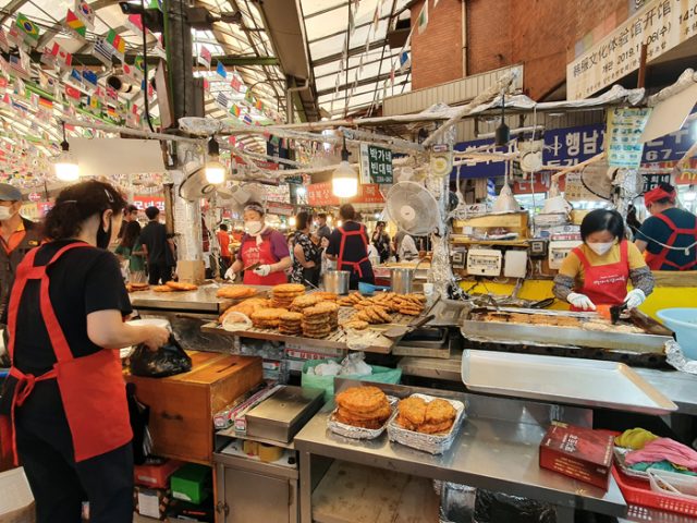 ソウルといえば食べ歩き。屋台＆市場の使い方と絶対食べたい今どきB級グルメ