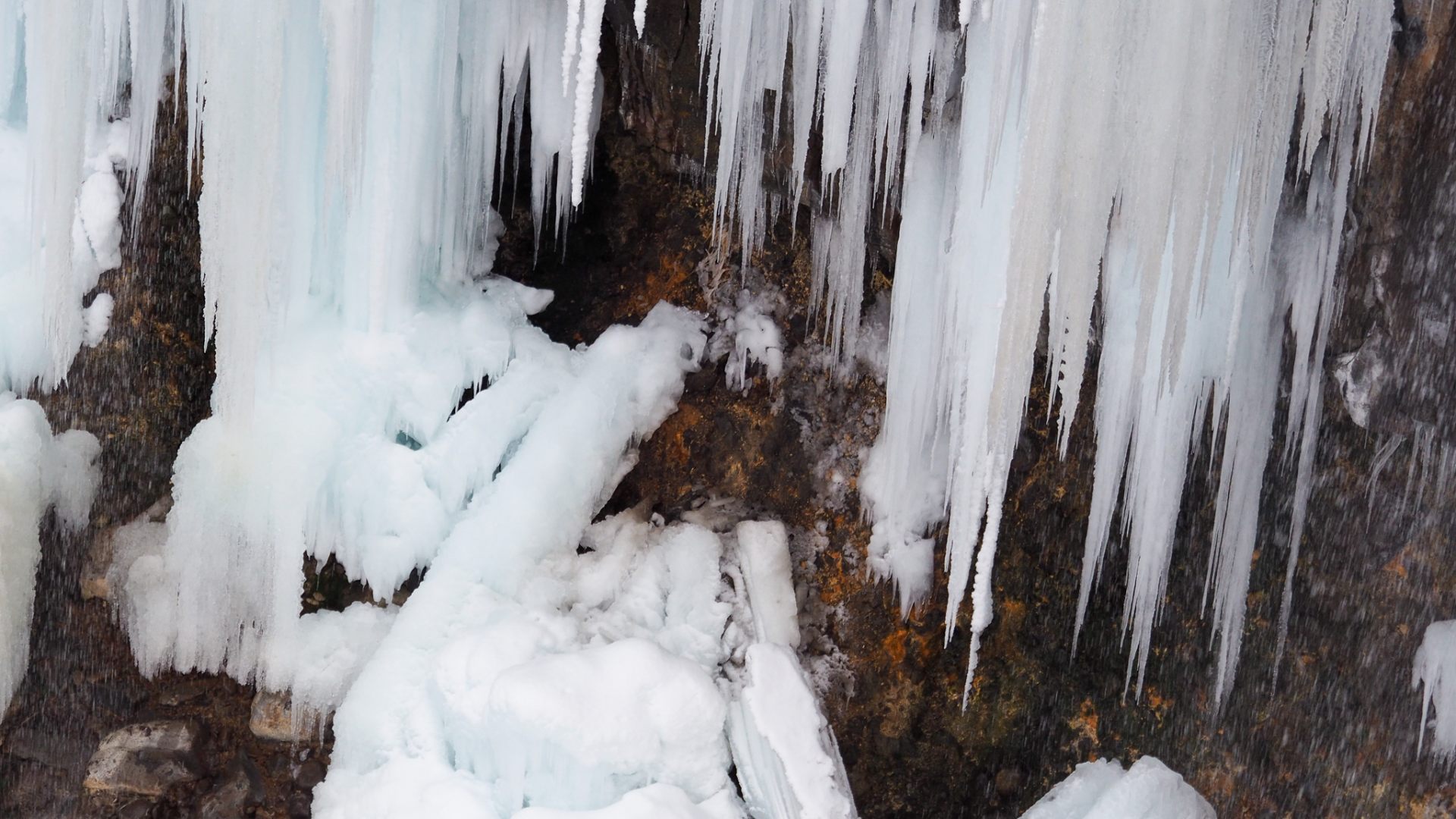 Icefalls of Shirahige Falls