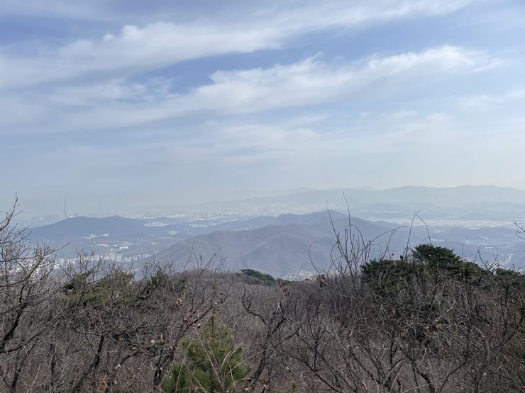 メボン頂上近くからの景色