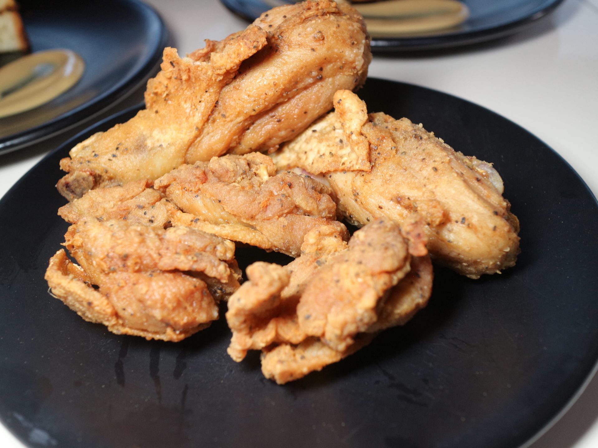 Fried Chicken（鶏の唐揚げ）
ハワイの人が大好きな鶏の唐揚げです。味もしっかりしていて竜田揚げに近いかも。