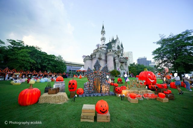 駅から徒歩圏内！お城の風景を楽しめる！タイ・バンコクの新しいナイトマーケット「JODD FAIRS: DanNeramit（ジョッドフェアズ・デーンネラミット）」～2023年10月31日までハッピーハロウィンフェスティバル開催～
