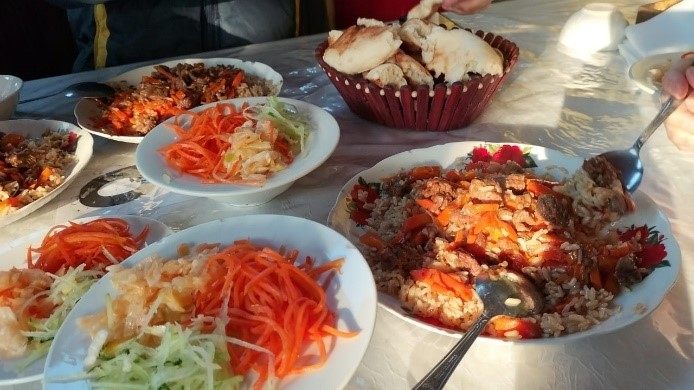 タジキスタンでも現地人に愛されている中央アジアの定番料理プロフ