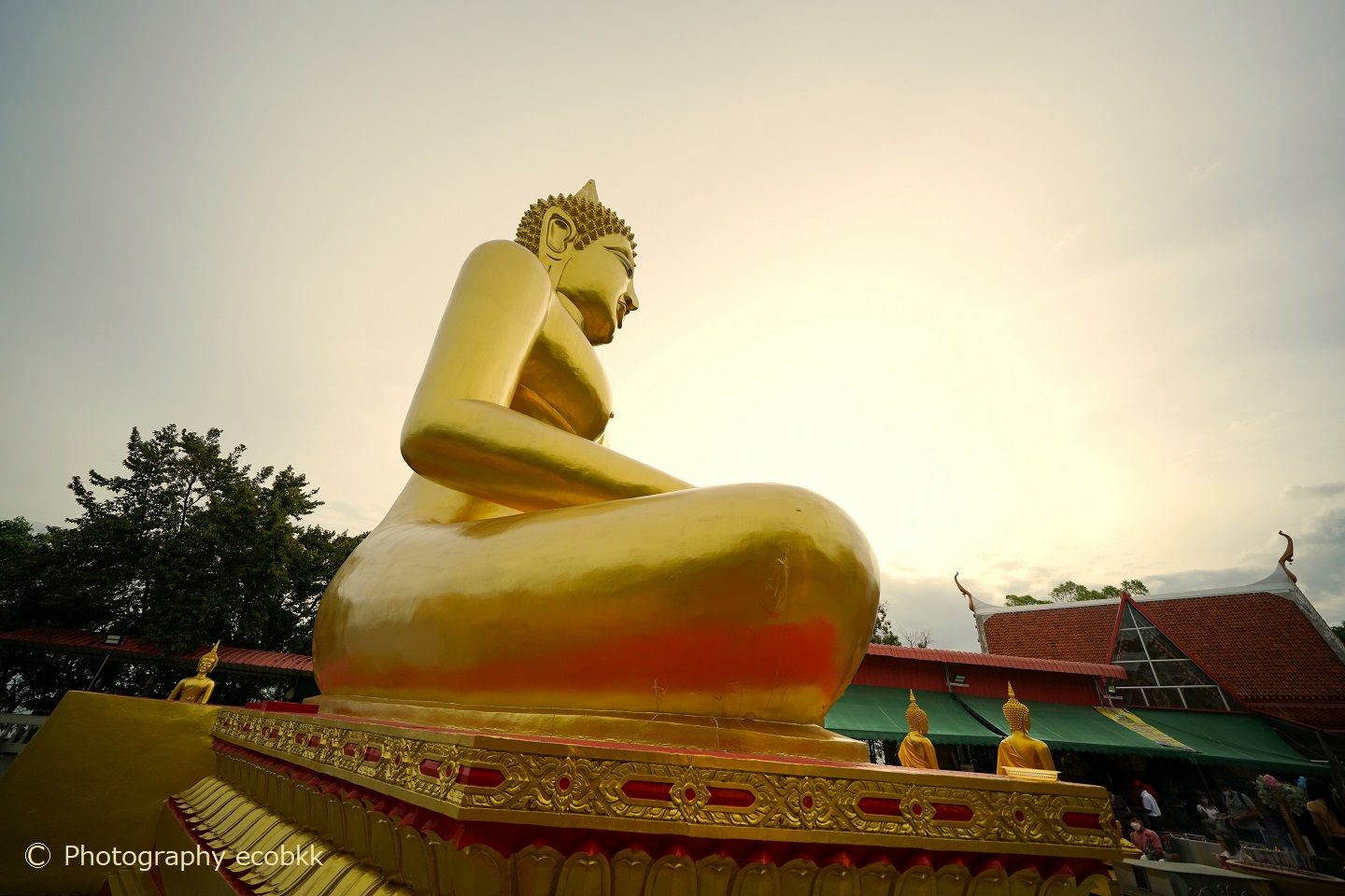 タイ王国チョンブリー県パタヤにある寺院「ワット・プラヤイ・パタヤ」にある大きな仏像「ビッグブッダ」