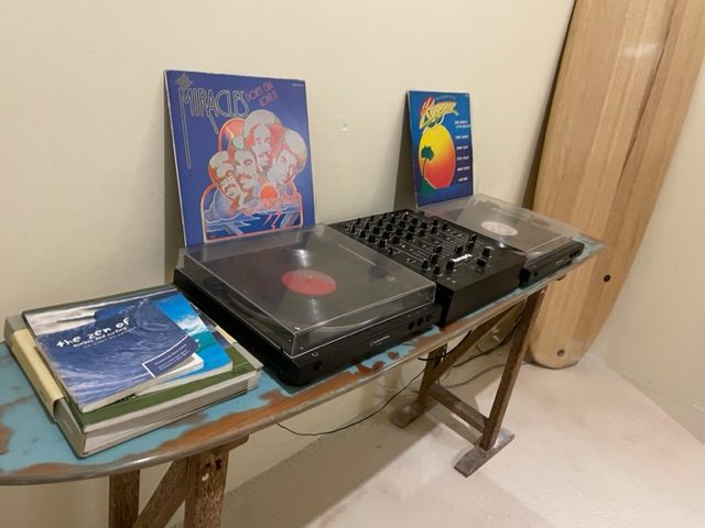 レコードカフェ内にあるHiroさん所有のレコード