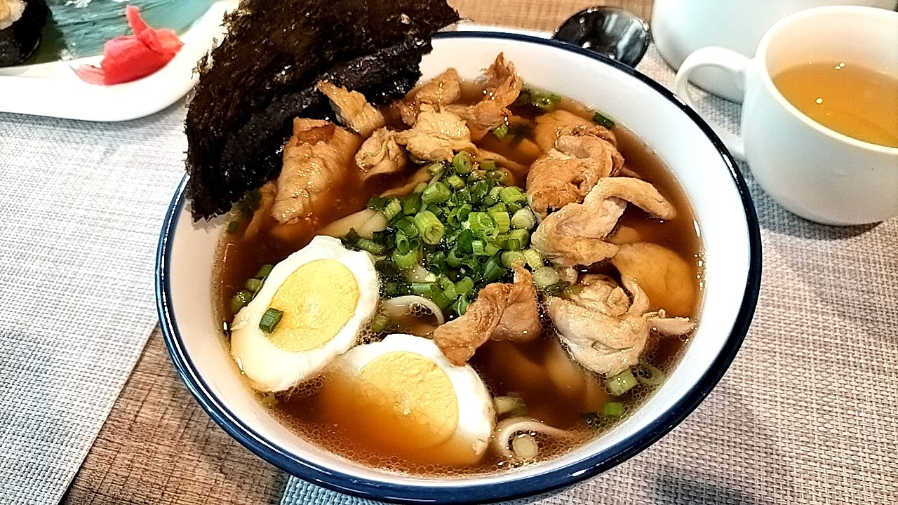 鶏肉入りラーメン