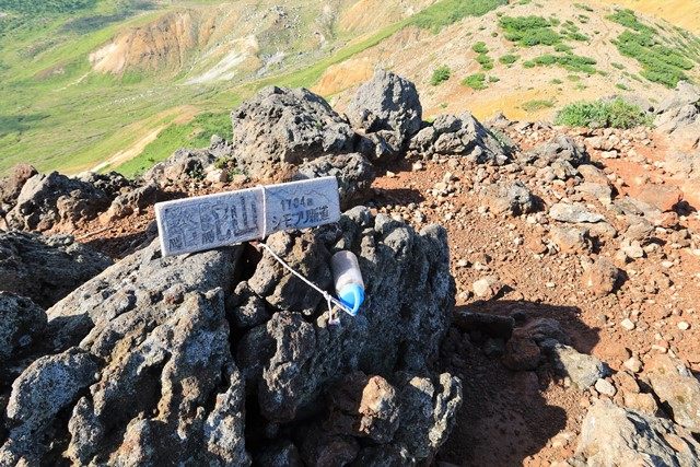 駱駝山のピークへ到着です。