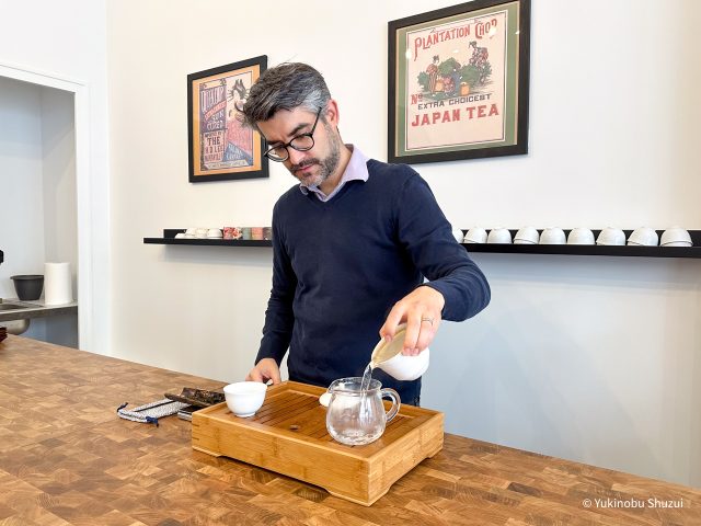 パリの南にある日本茶専門店「チャノキ」、カウンターで楽しむ本格煎茶