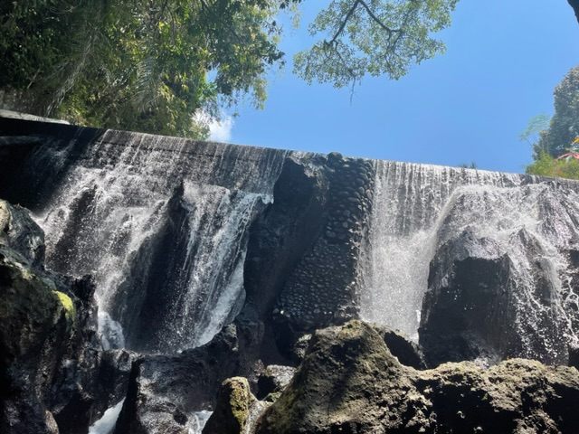 私のインスタでは、こちらの滝の動画も公開中です。

アカウント名は、halu_works_ です♡

