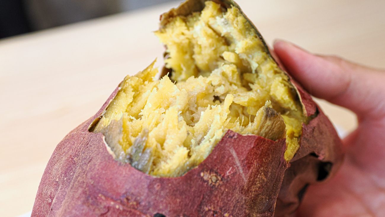 "TSUBOYAKIIMO"(Sweet potato baked in the pot) of TAKAHASHI FARM
