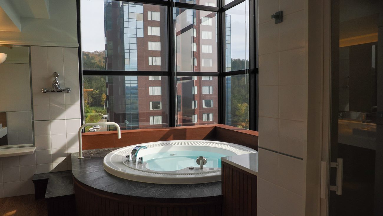 Whirlpool bath with a view