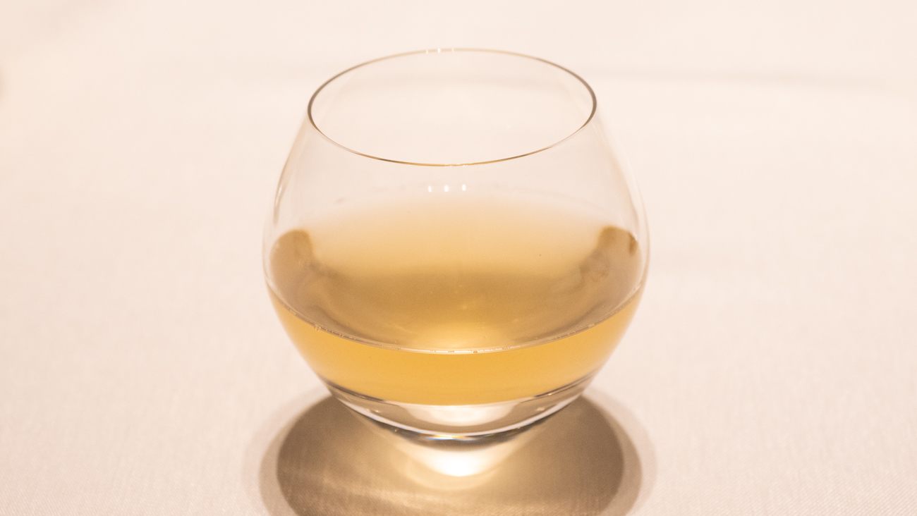 Mocktail made from jasmin tea and elderflower