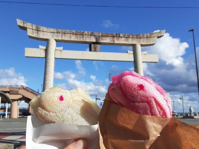 【鳥取県】神話「因幡の白うさぎ」の舞台「白兎神社」で出会える？紅白のおめでたいうさぎ焼き♪