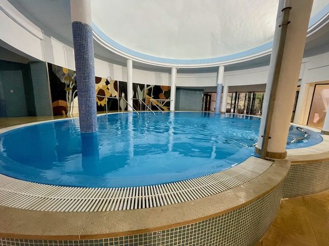 温泉のプール