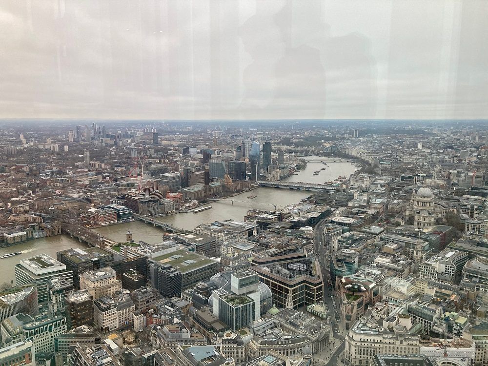 あいにくの曇り空ですが、ロンドンを一望