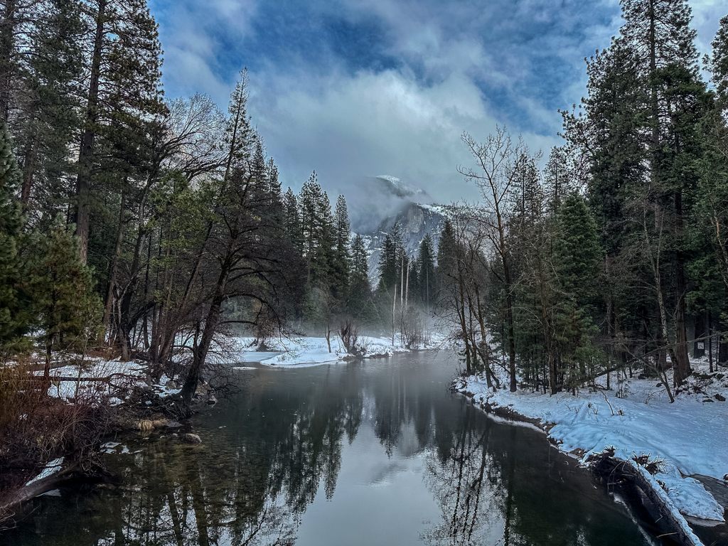 センチネルブリッジからのHalf Dome