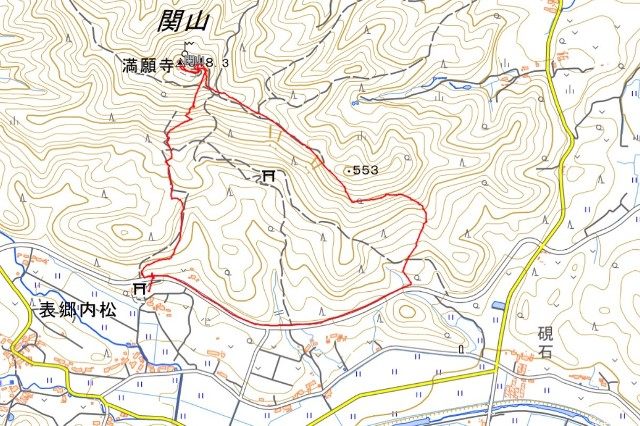 白河市の名峰「[関山](https://www.tif.ne.jp/yamafuku/mt30/27.html)」を登って来ました。
山頂には、聖武天皇の勅使を受けた法相宗行基が開山したとされる満願寺が建てられています。
今回は、南側の内松コースを登って硯石側へと下ります。
