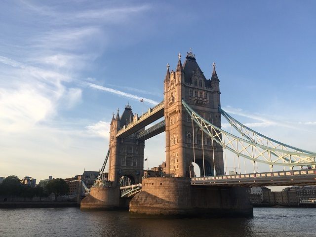 ロンドンで最も有名な橋　タワー・ブリッジ