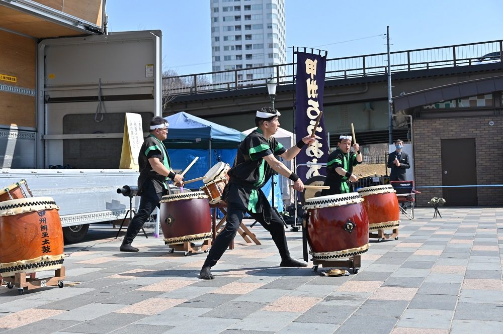 迫力満点のろうあ太鼓