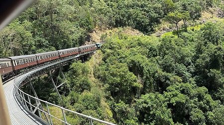 【オーストラリア・ケアンズ】もう一つの世界遺産・キュランダ鉄道で