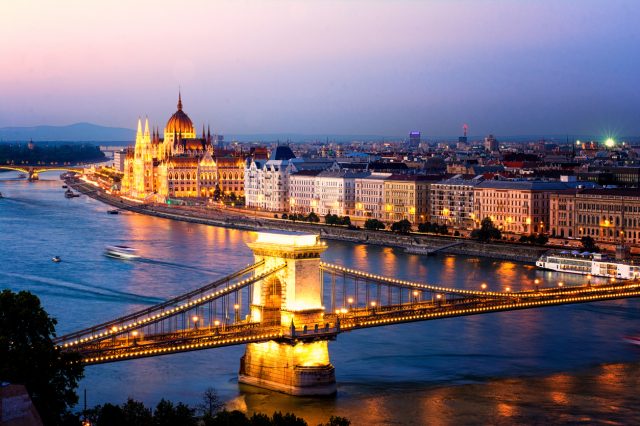 ハンガリーってどんな国？ワインや温泉など押さえておきたい魅力を紹介！