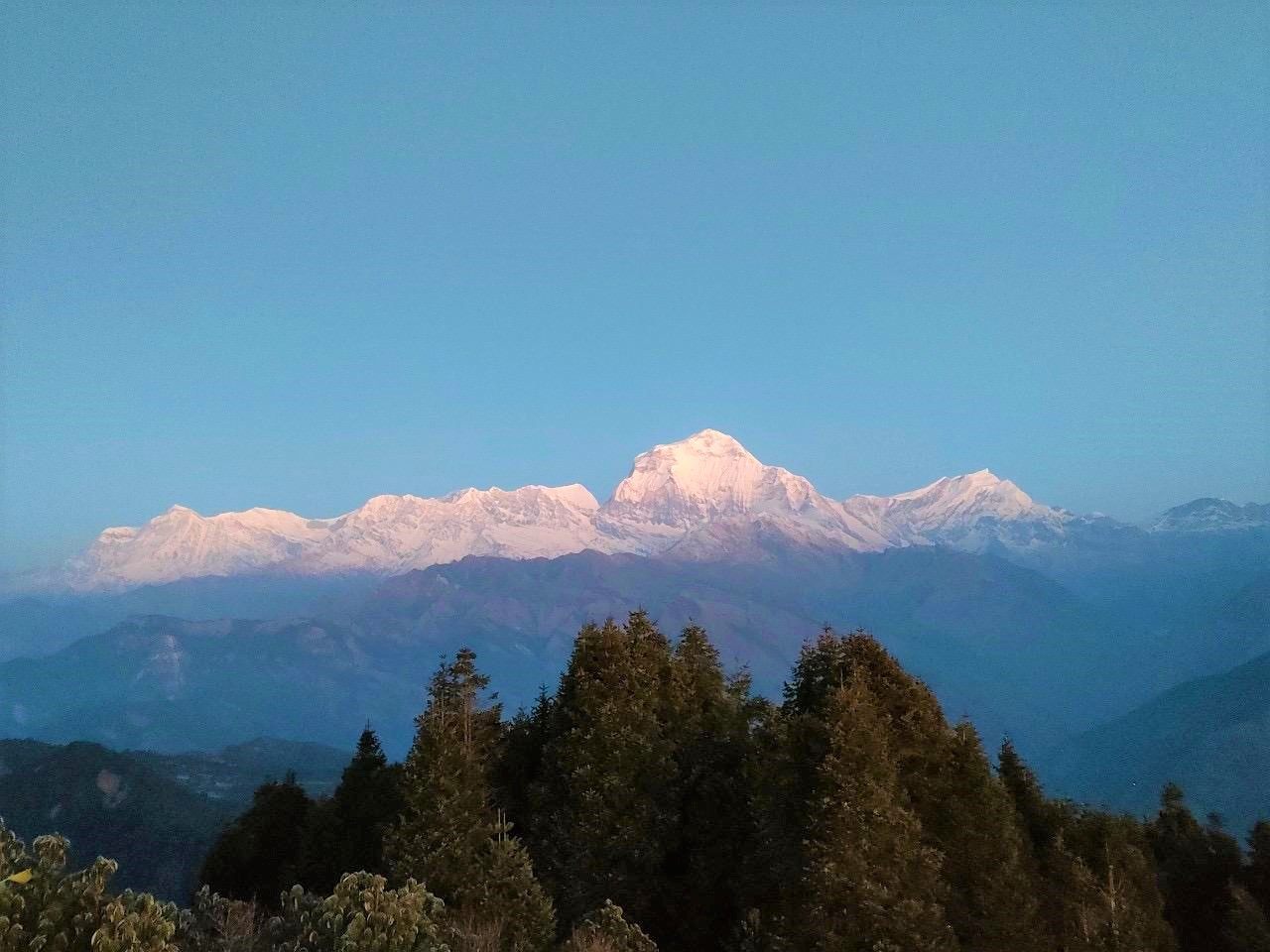 ポカラで見ることの出来るアンナプルナの山々。なんとネパールには世界に全14座ある8000m峰のうち8座が集まります。