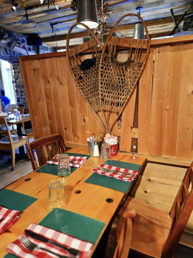 【ケベックシティ】ケベックシティでシュガーシャック体験 地球の歩き方