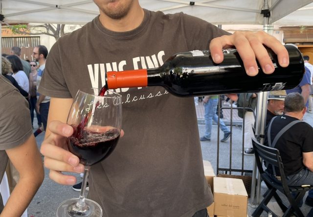 【スペイン】バレンシアのワイン産地で開かれる青空ワインフェア