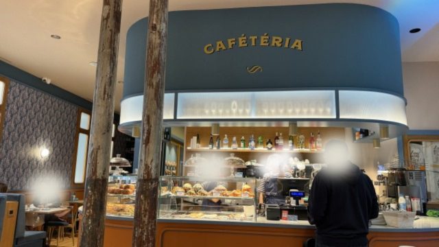 ミラノのフランスっぽいカフェ