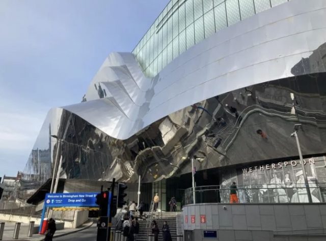 【バーミンガム】駅近で便利！「ホリデイイン・バーミンガムシティセンター」