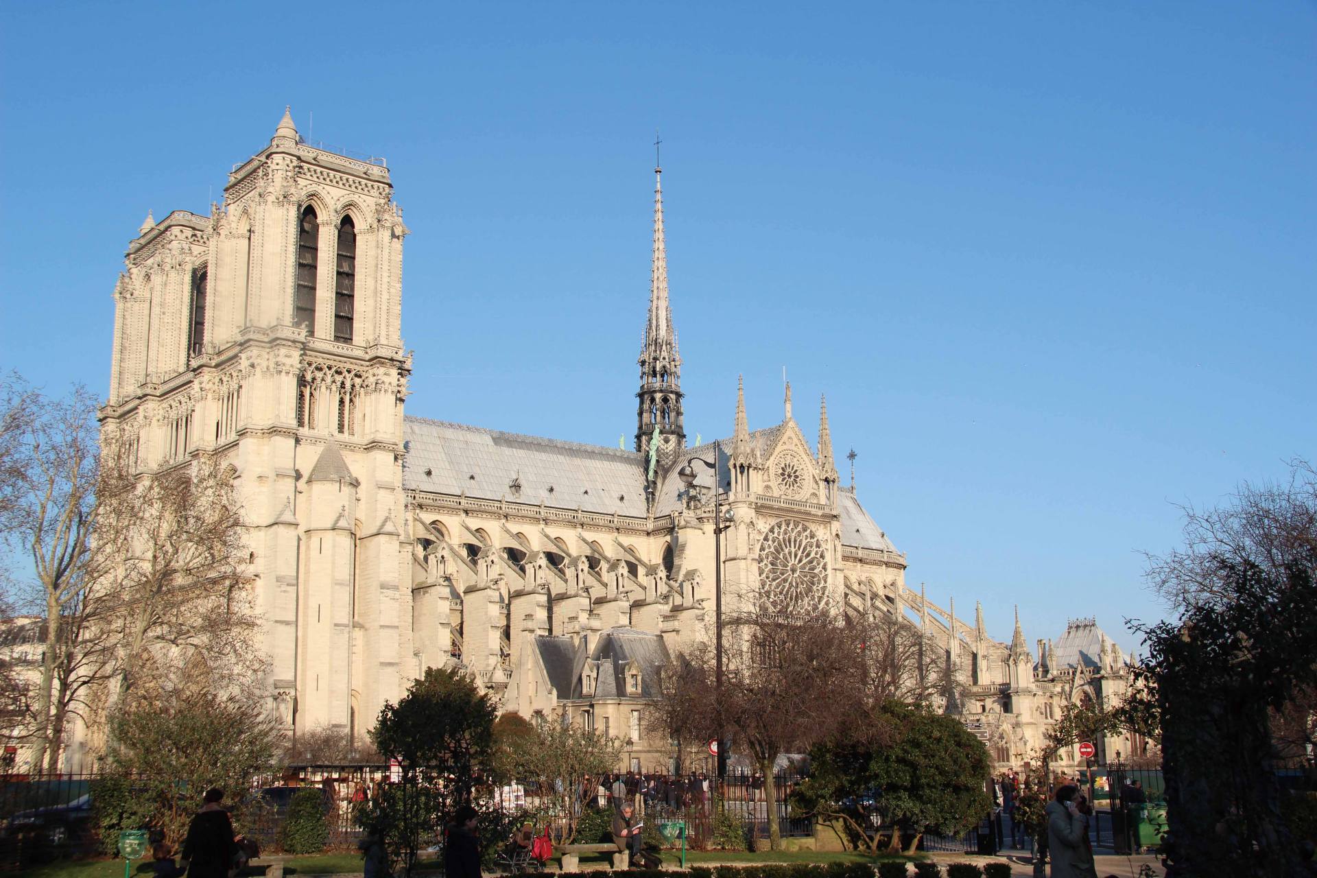 パリ ノートルダム大聖堂 - 見どころ、交通 & 周辺情報 | 地球の歩き方