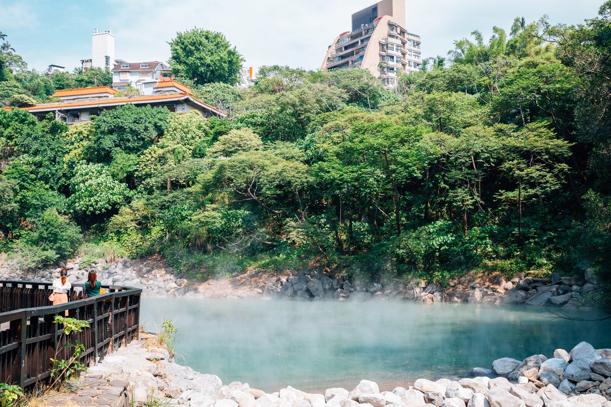 地熱谷　©iStock