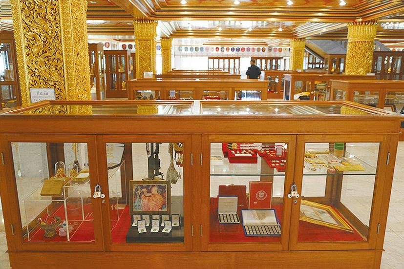 《３階》仏像や仏教関連の博物館的な展示がされている