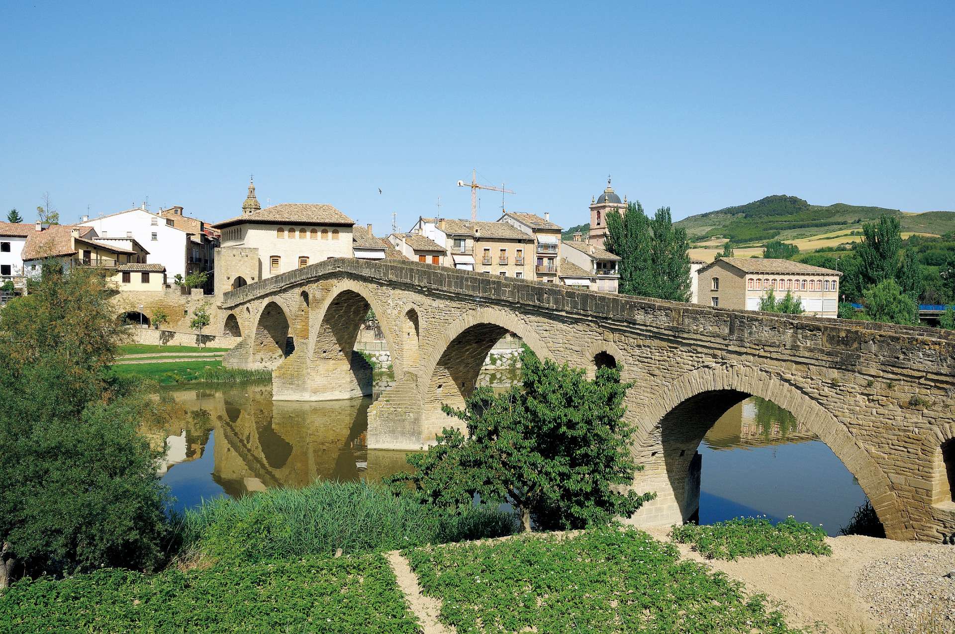 プエンテ･ラ･レイナ 見どころ、交通 & 周辺情報 地球の歩き方