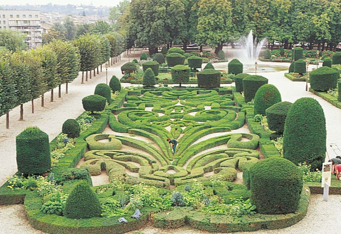 ゴヤ美術館にはル・ノートル設計のフランス式庭園がある